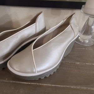 Fly London Size 40 Silver Wedges